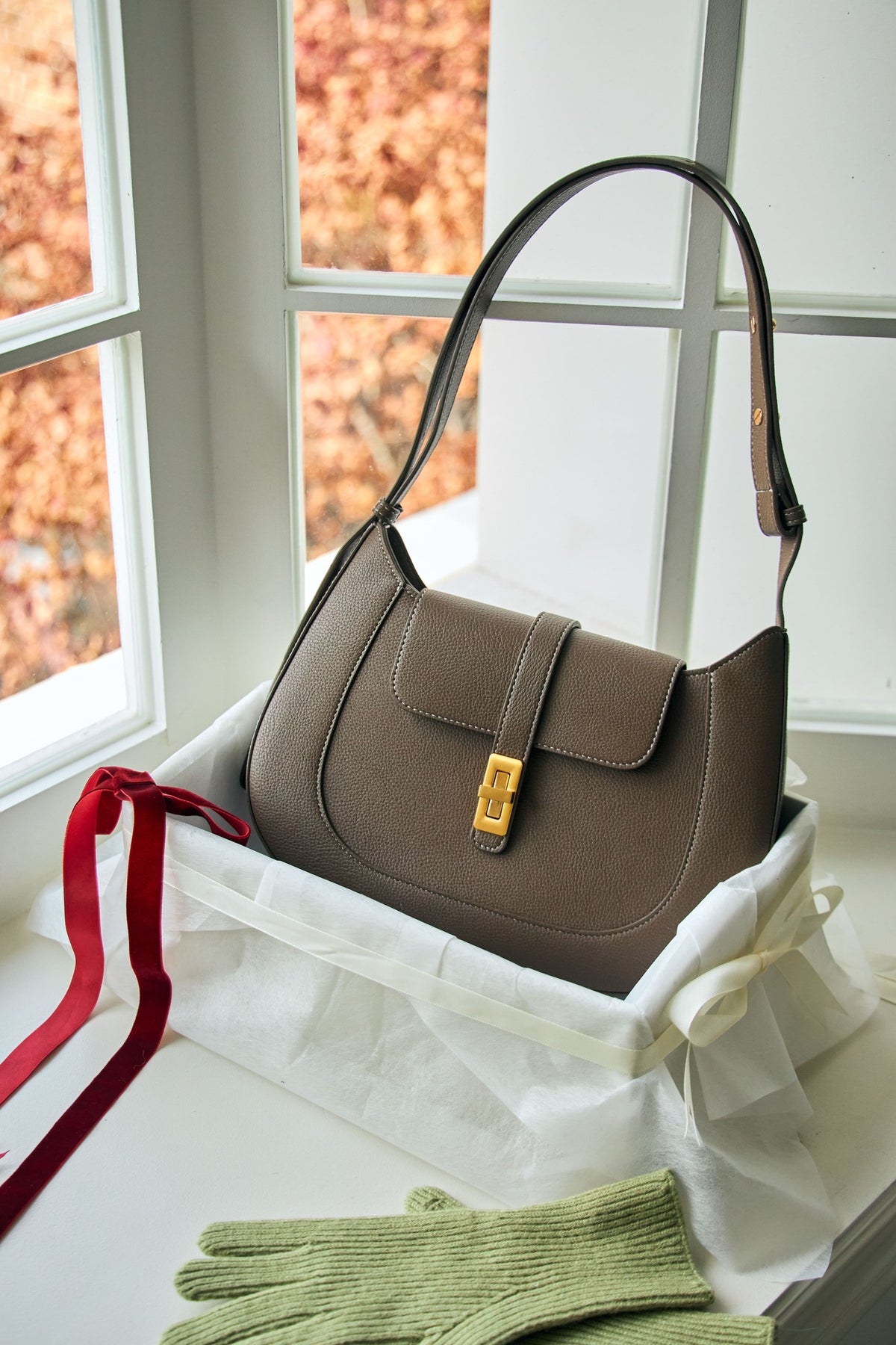 Firenze · Amanda M Étaupe (Gold)