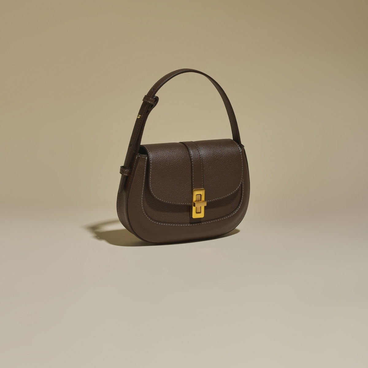 Firenze · Amanda S Walnut (Gold)