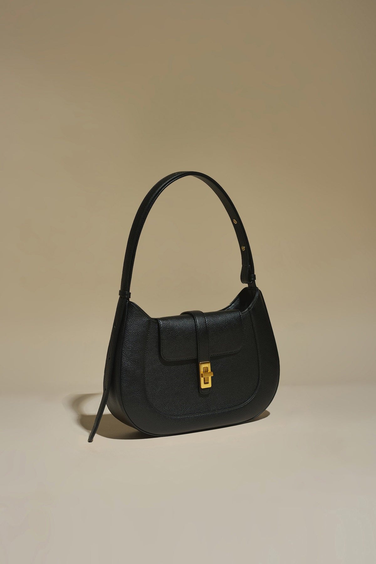 Firenze · Amanda M Black (Gold)