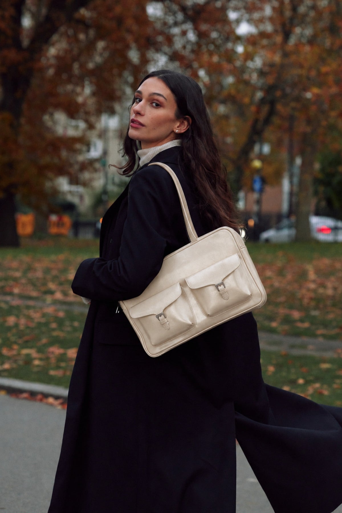 Classic · Pocket L Ivory