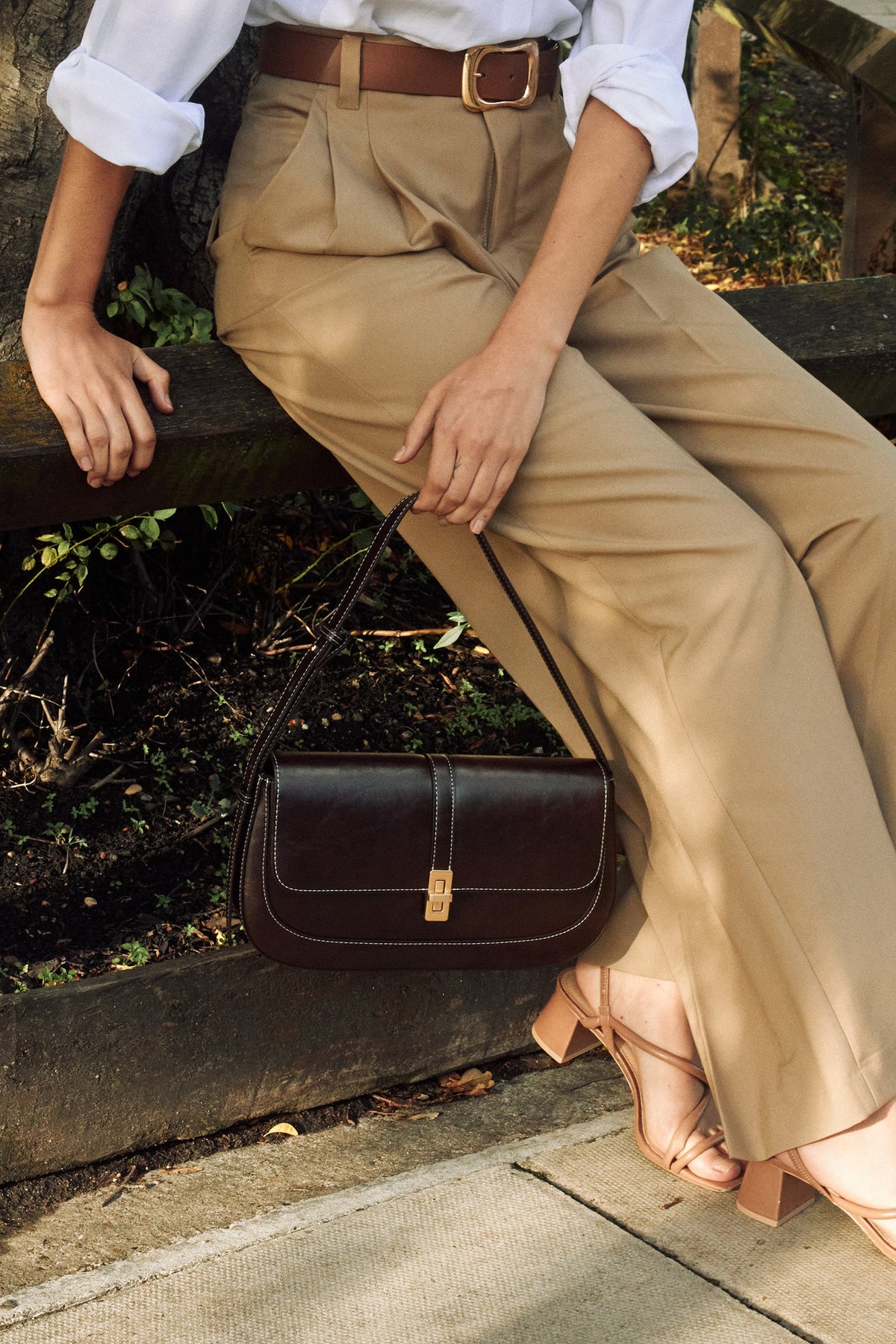 Classic · Baguette M Dark brown (stitch)