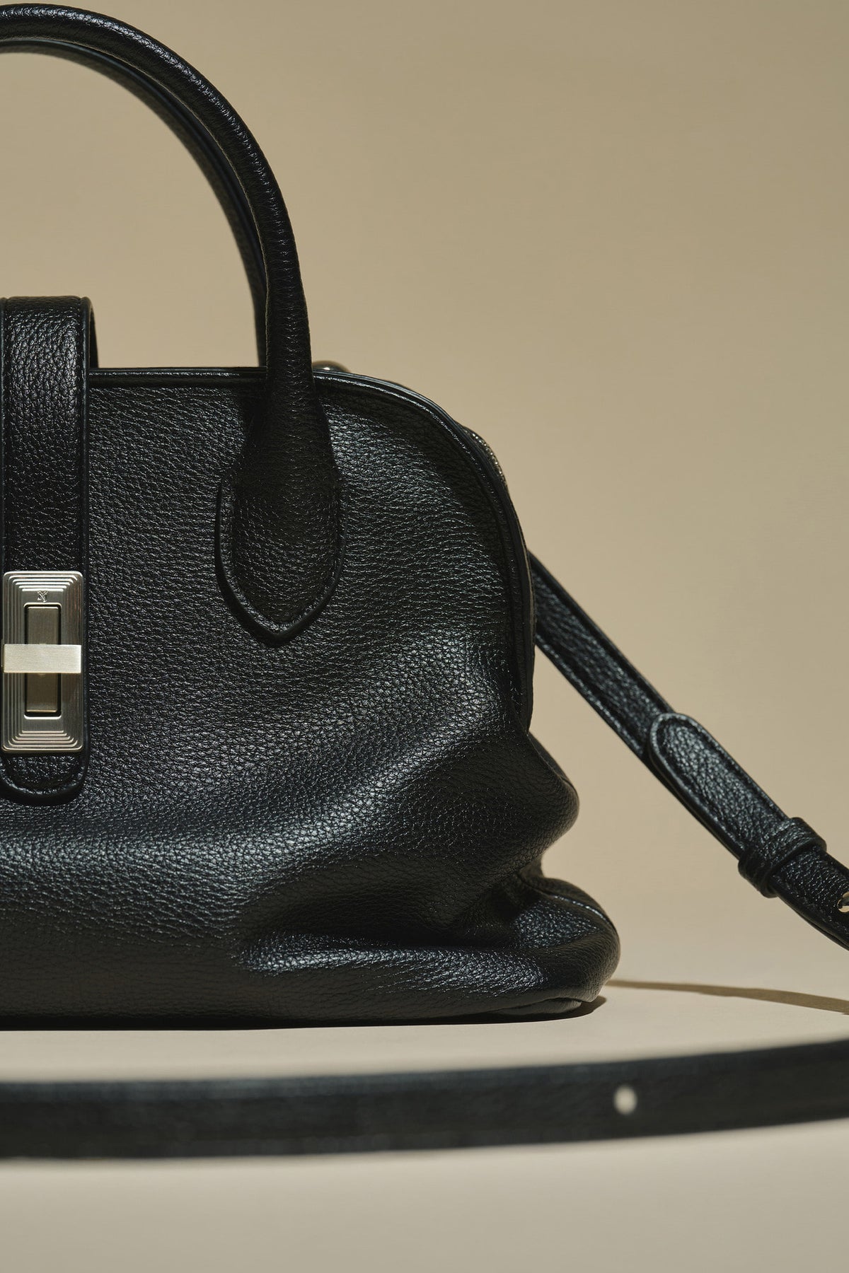 Firenze · Gabrielle Bowling Black