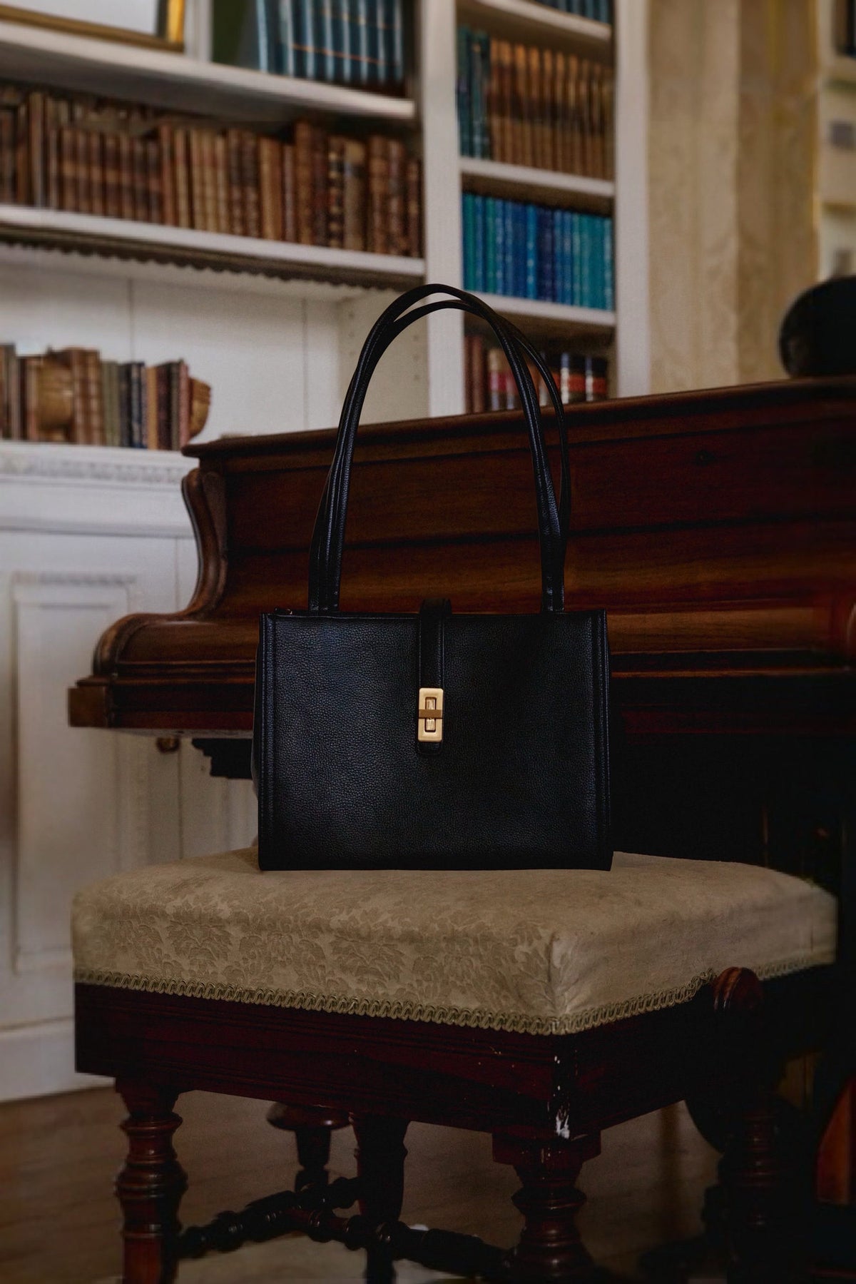 Firenze · Matilda M Black (Gold)