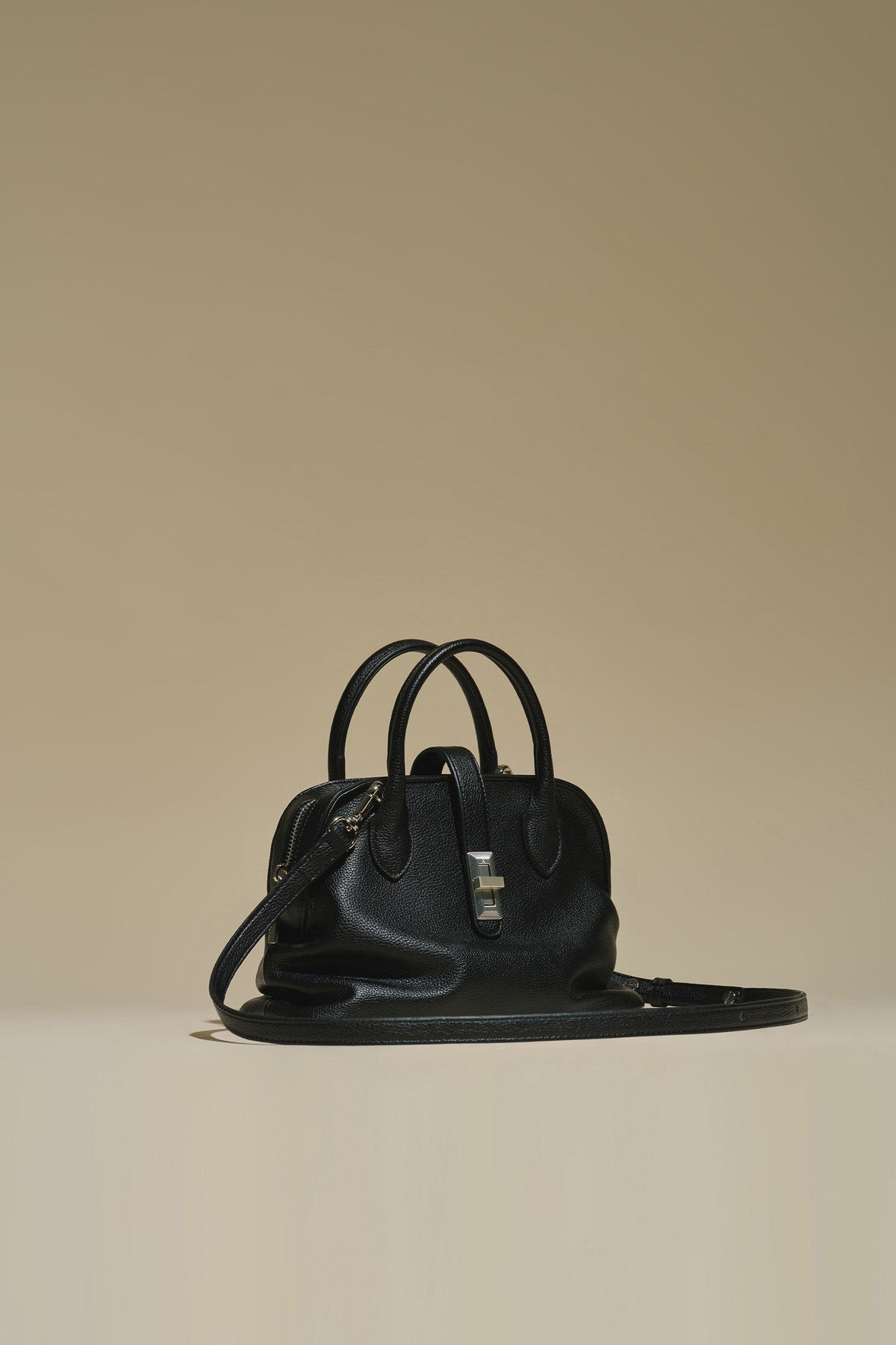 Firenze · Gabrielle Bowling Black