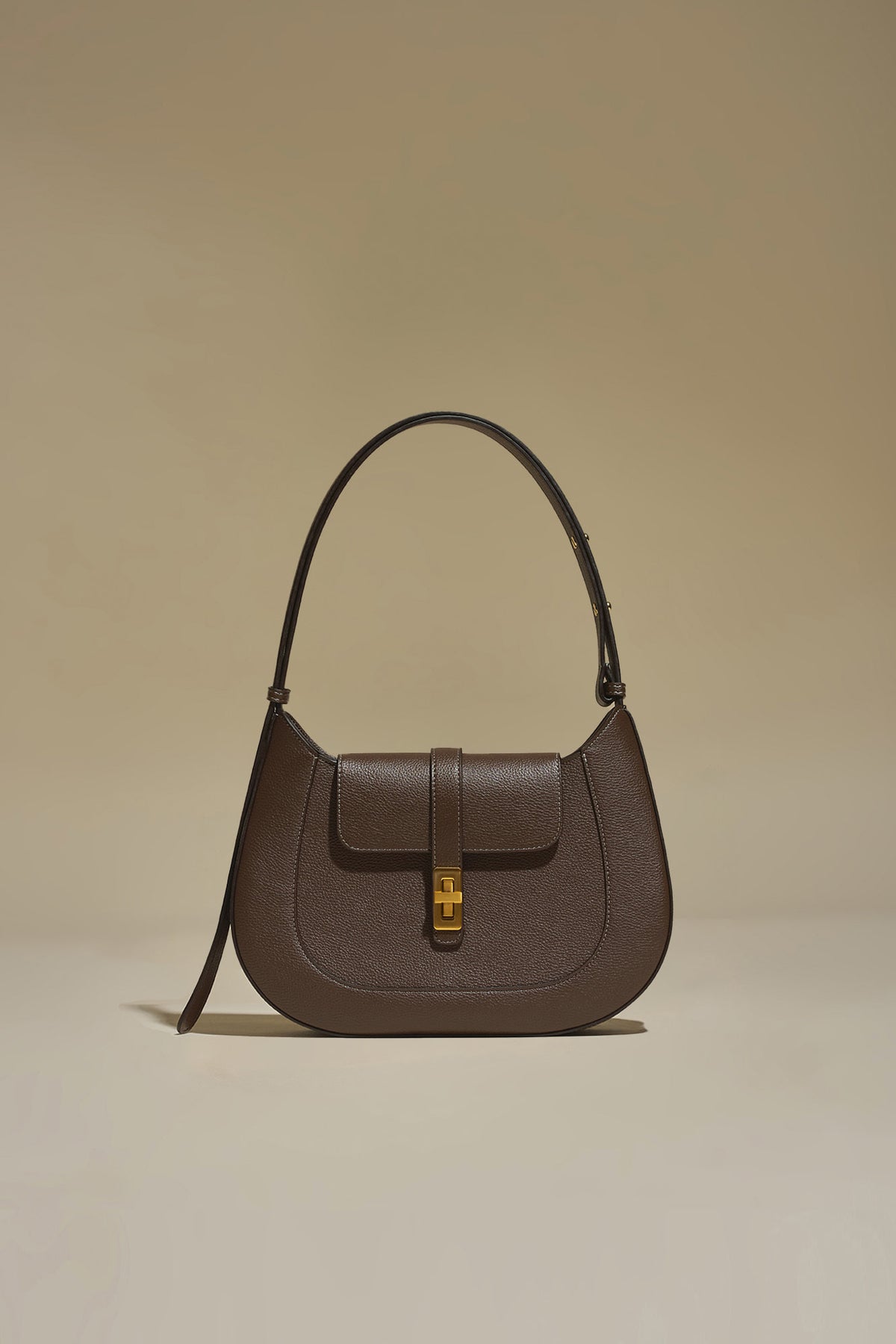 Firenze · Amanda M Walnut (Gold)