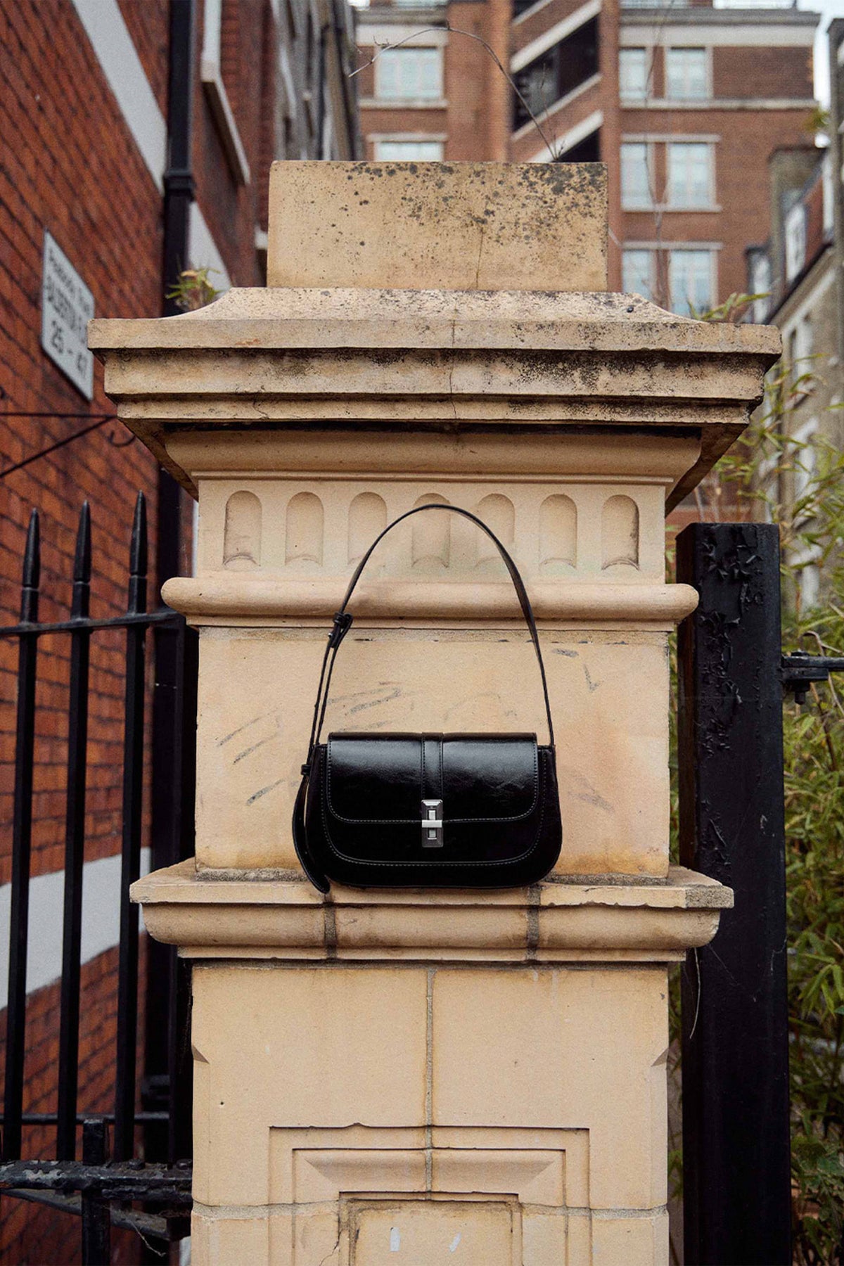 Atelier Classic · Baguette S Black
