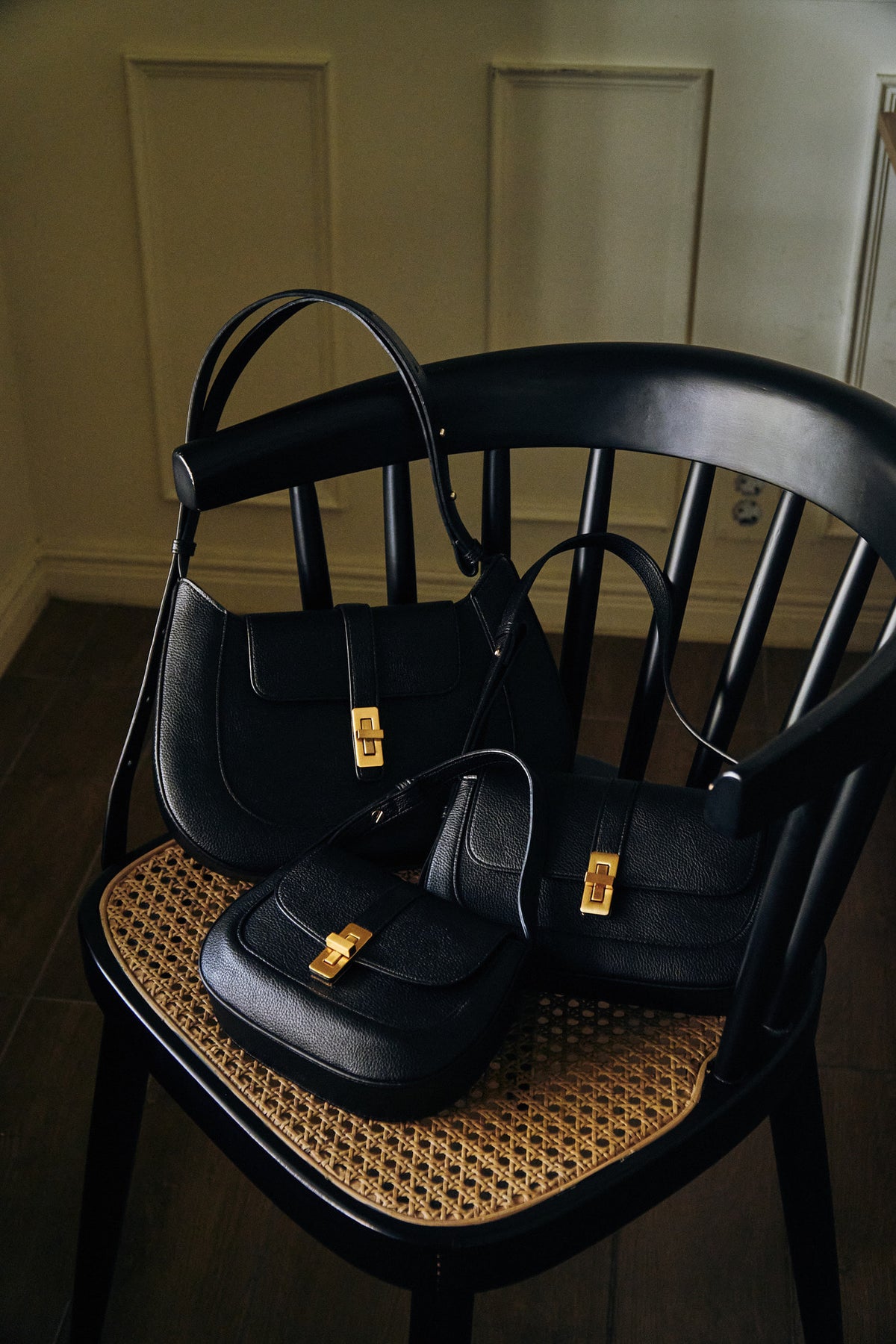Firenze · Amanda S Black (Gold)