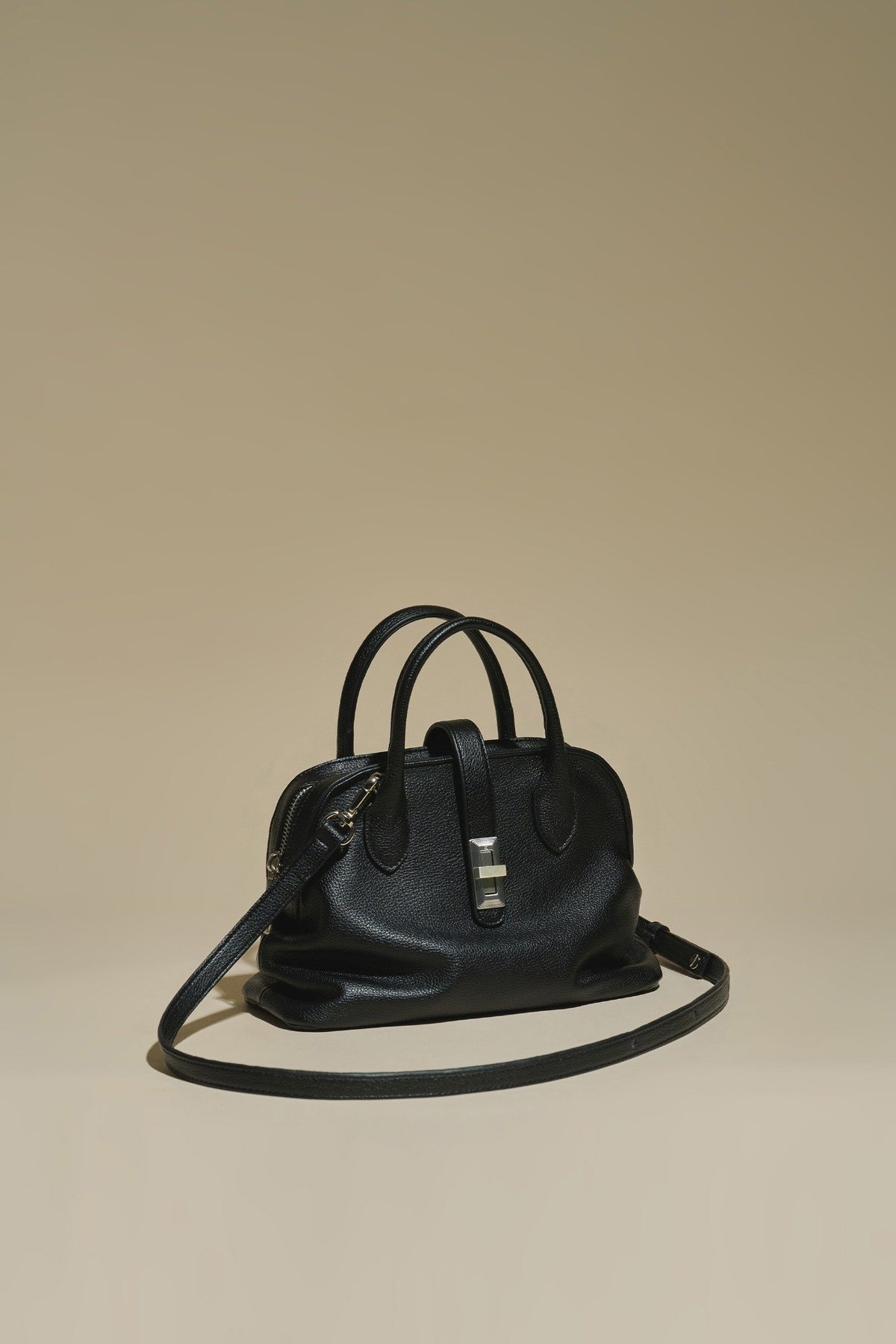 Firenze · Gabrielle Bowling Black