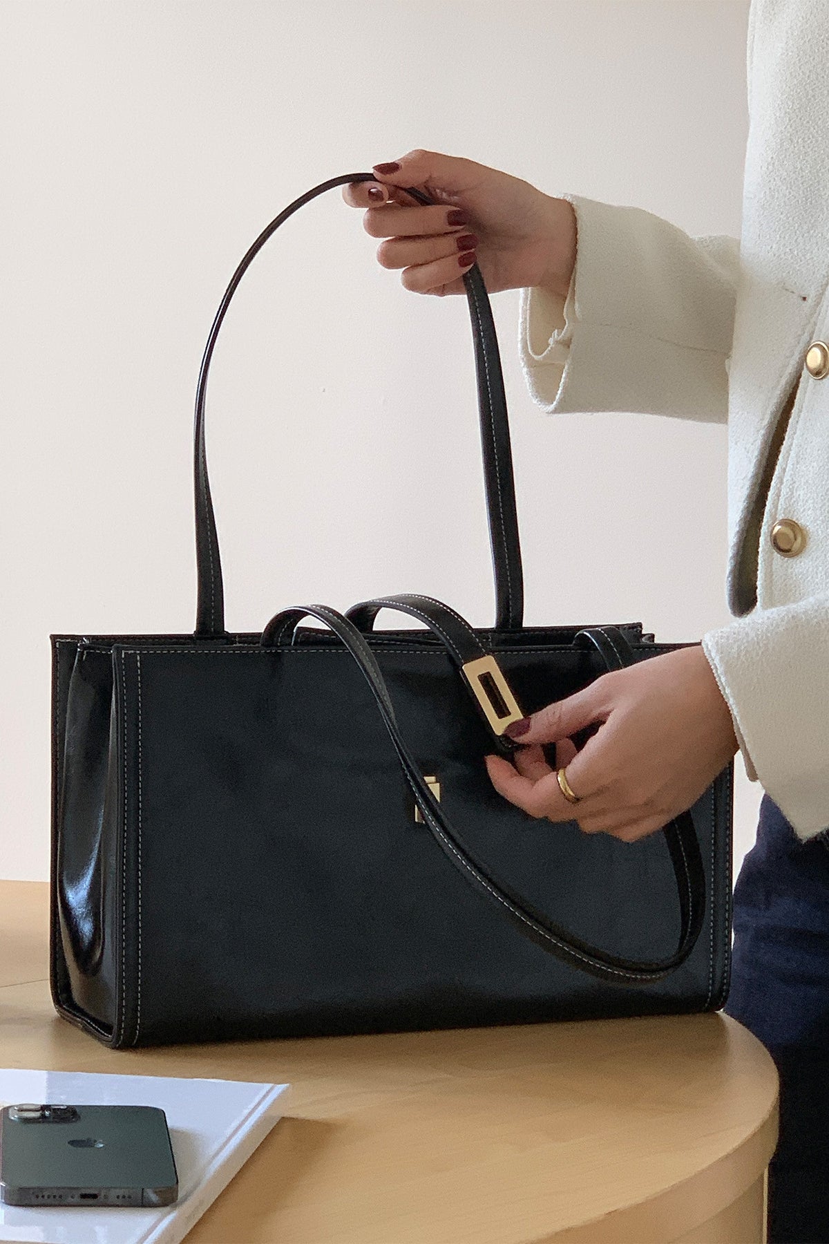 Classic · Matilda L Black (stitch)