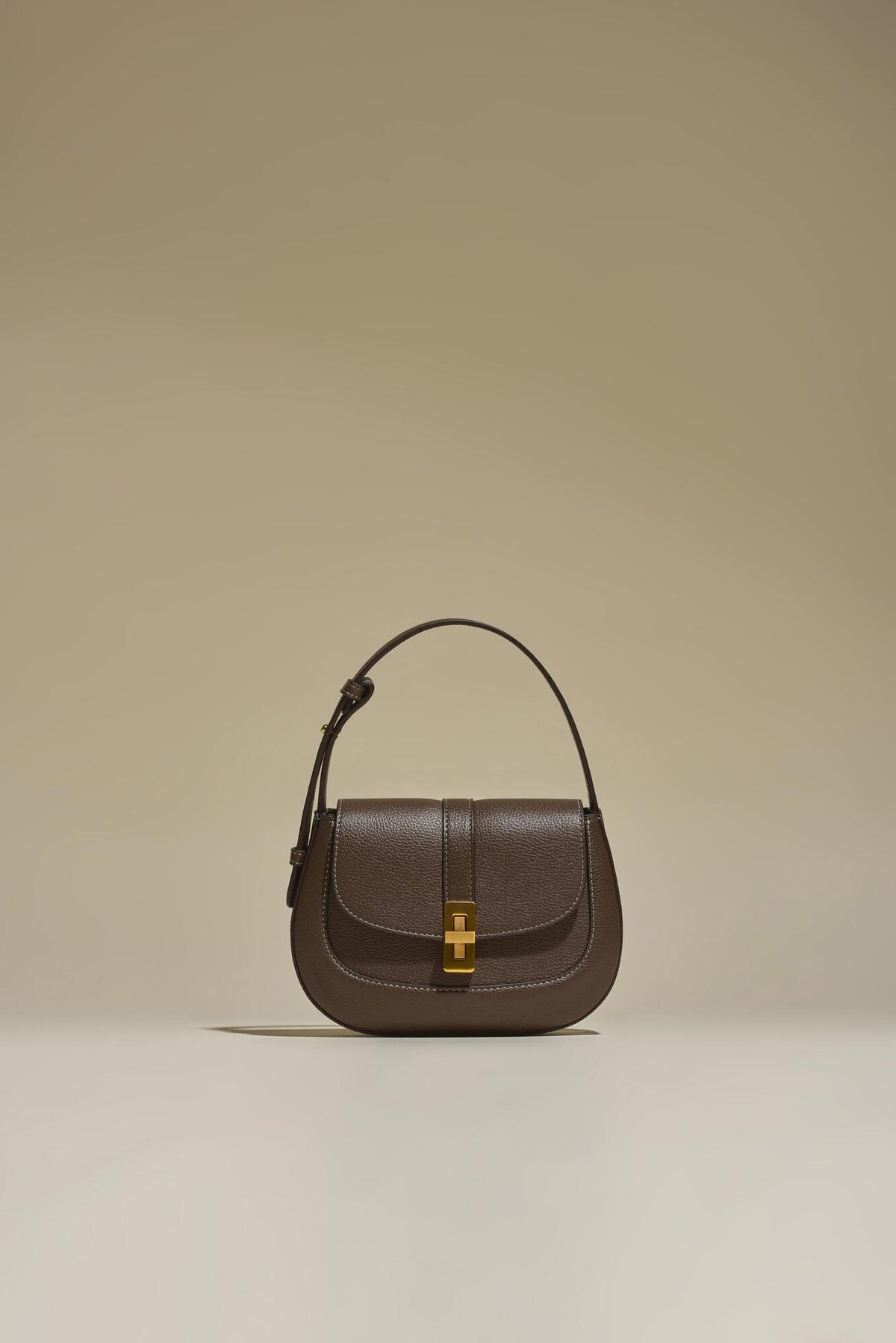 Firenze · Amanda S Walnut (Gold)