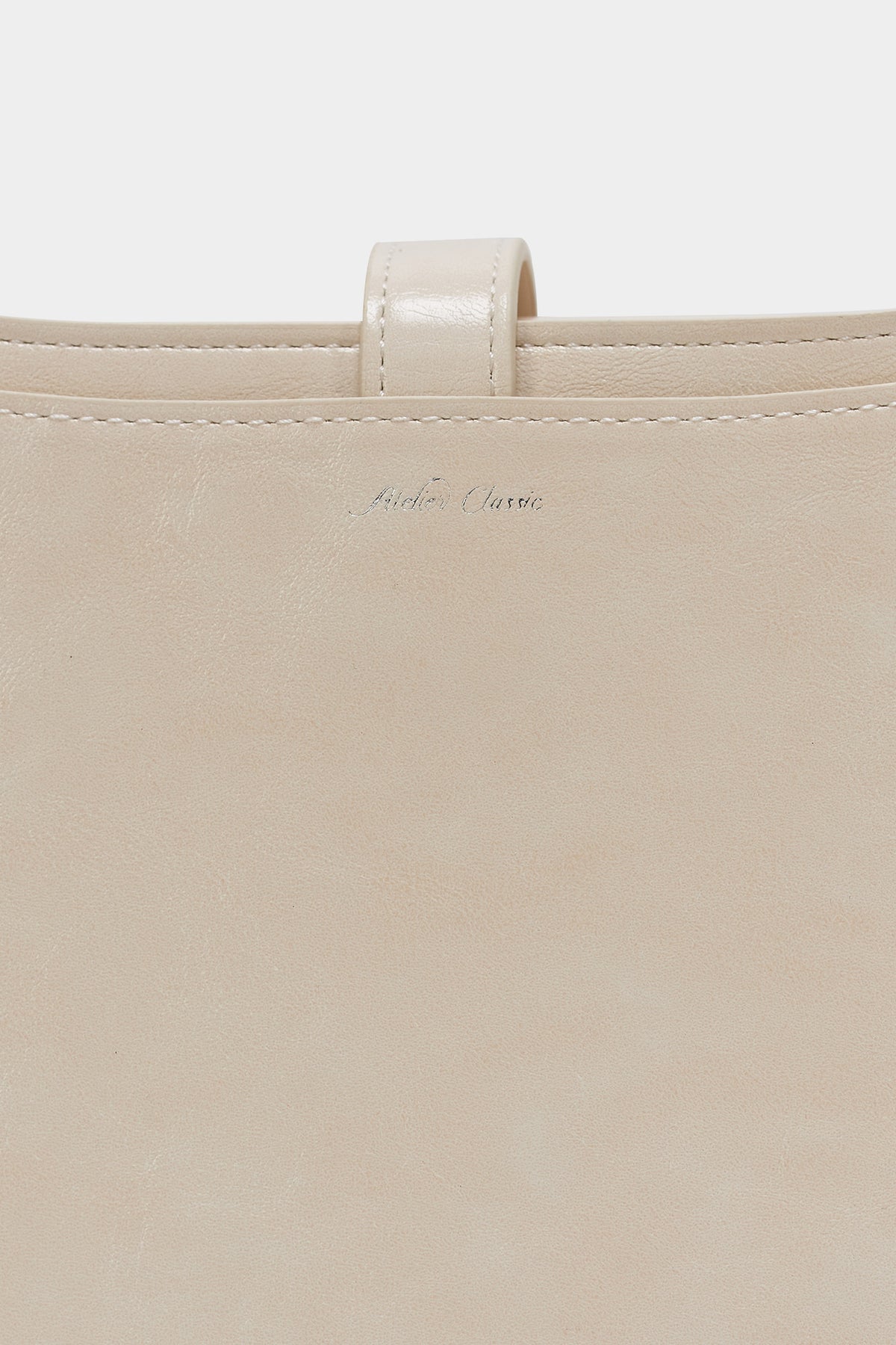 Atelier Classic · Amanda M Ivory