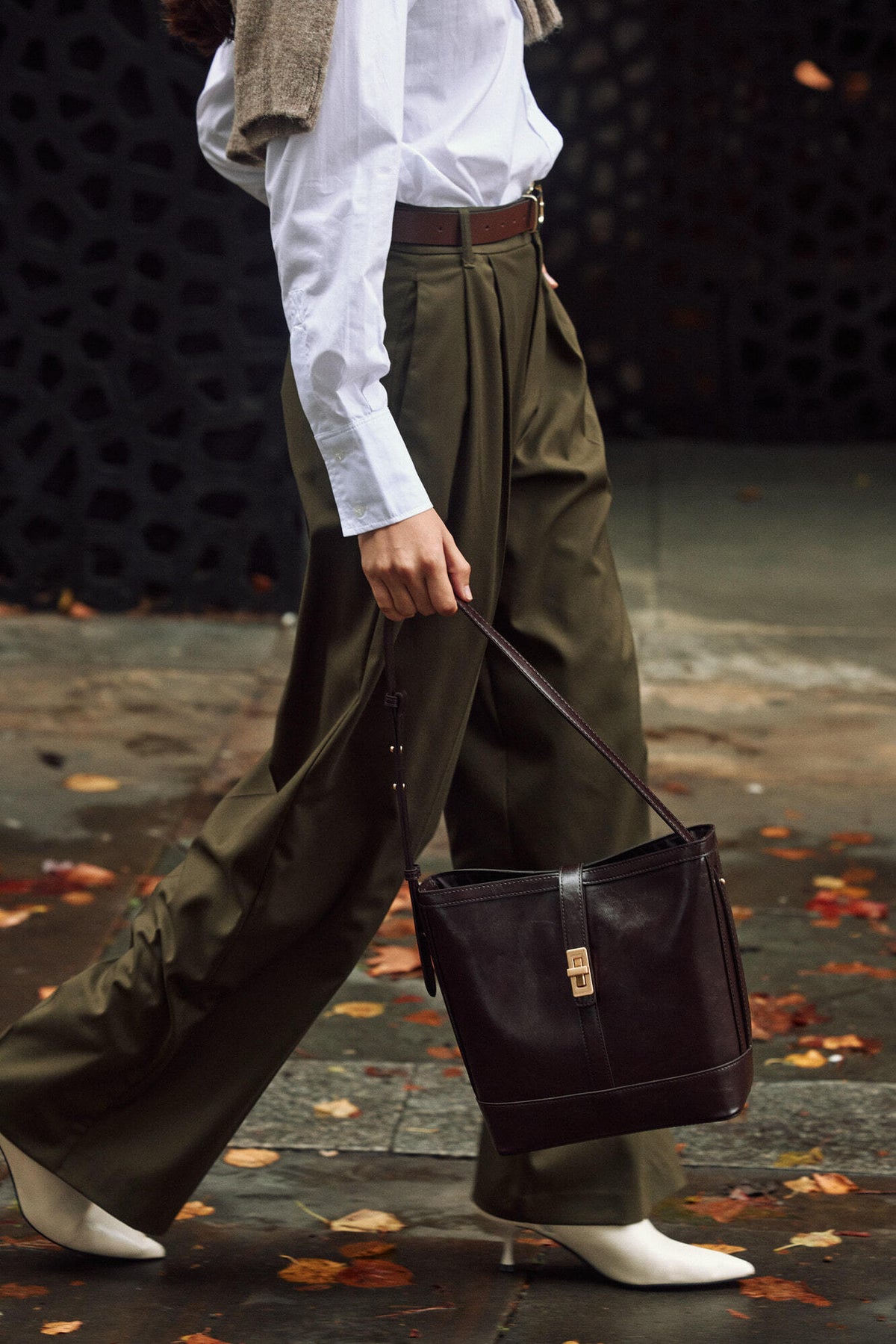 Classic · Bucket Dark brown