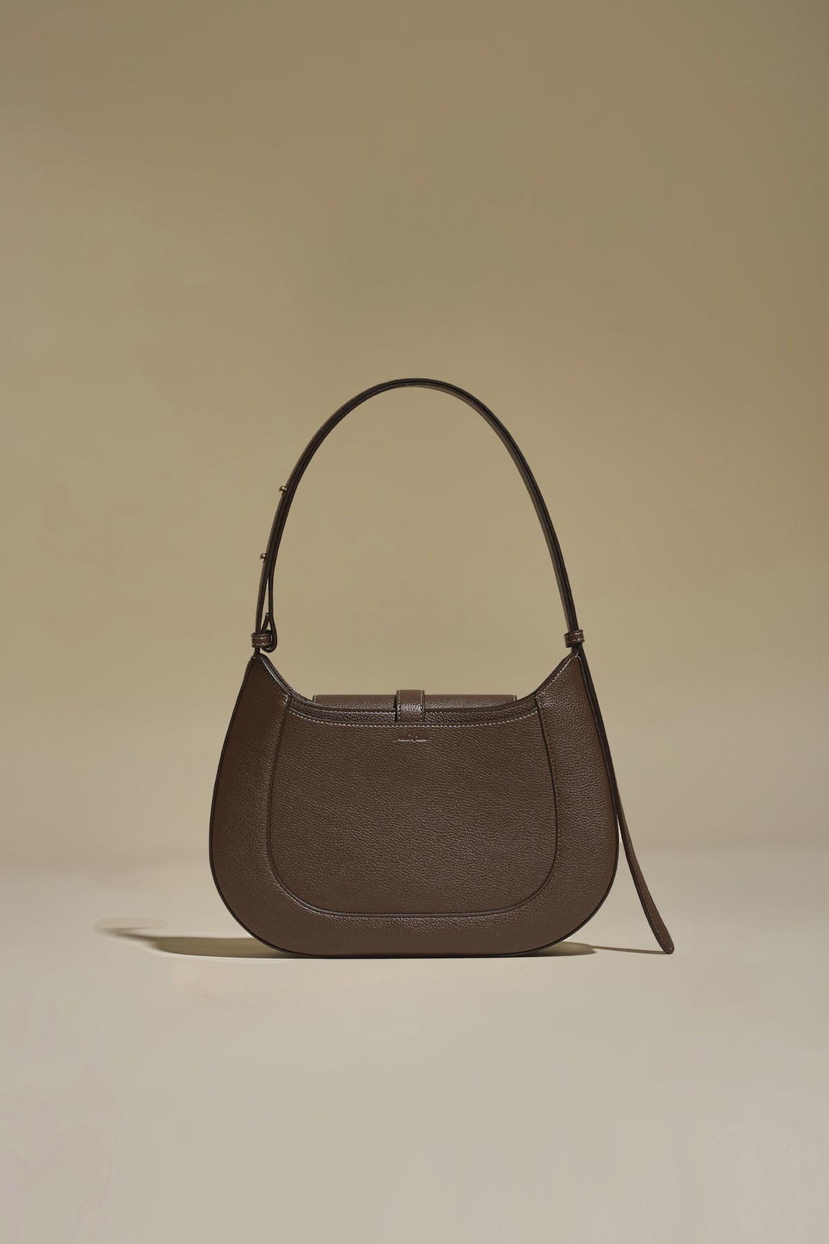 Firenze · Amanda M Walnut (Gold)