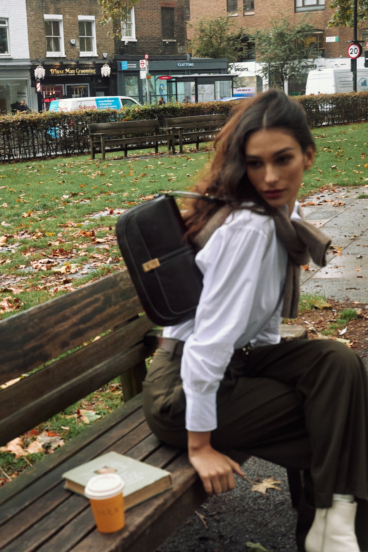 Classic · Baguette M Dark brown (stitch)