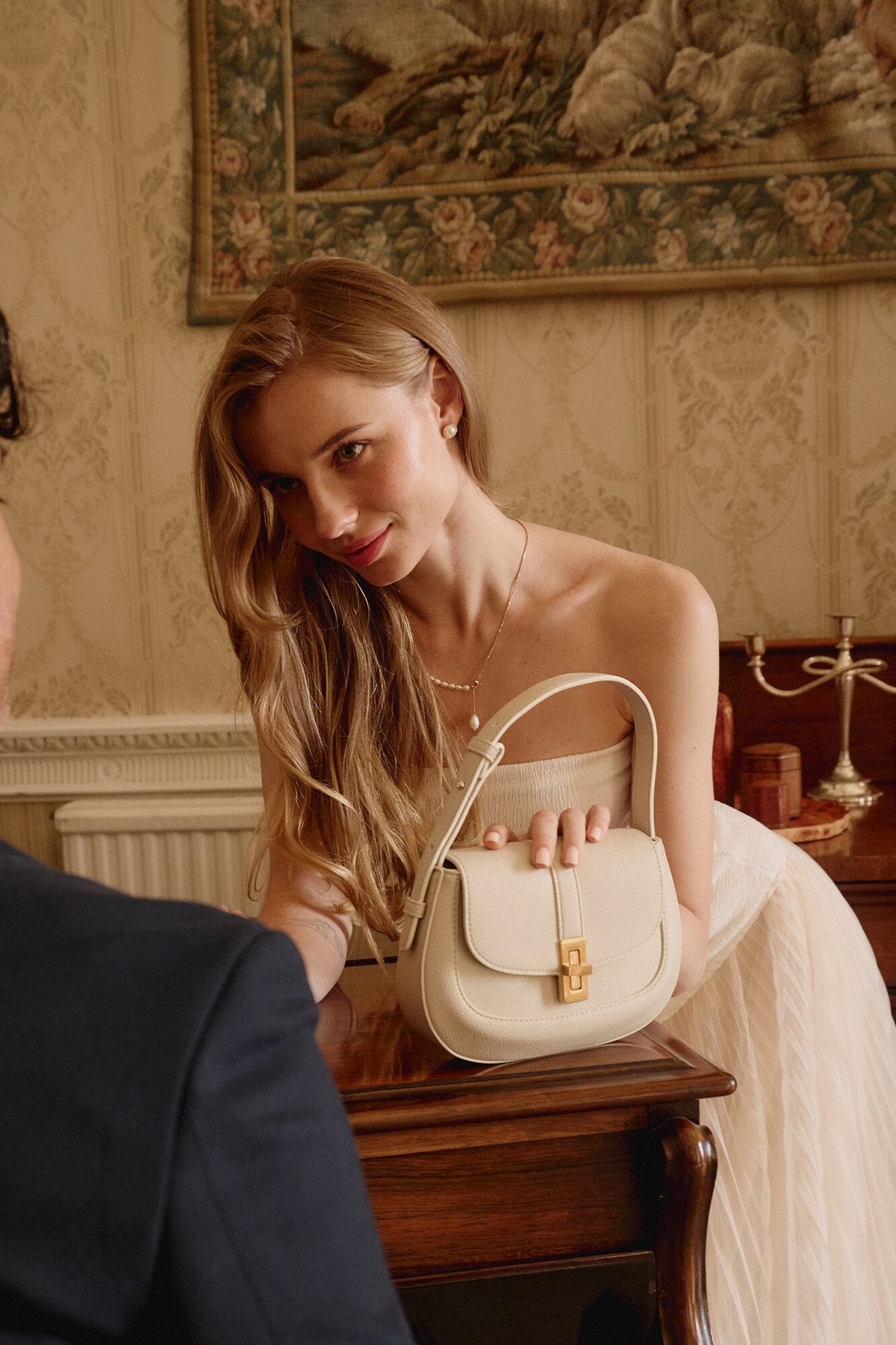 Firenze · Amanda S Ivory (Gold)