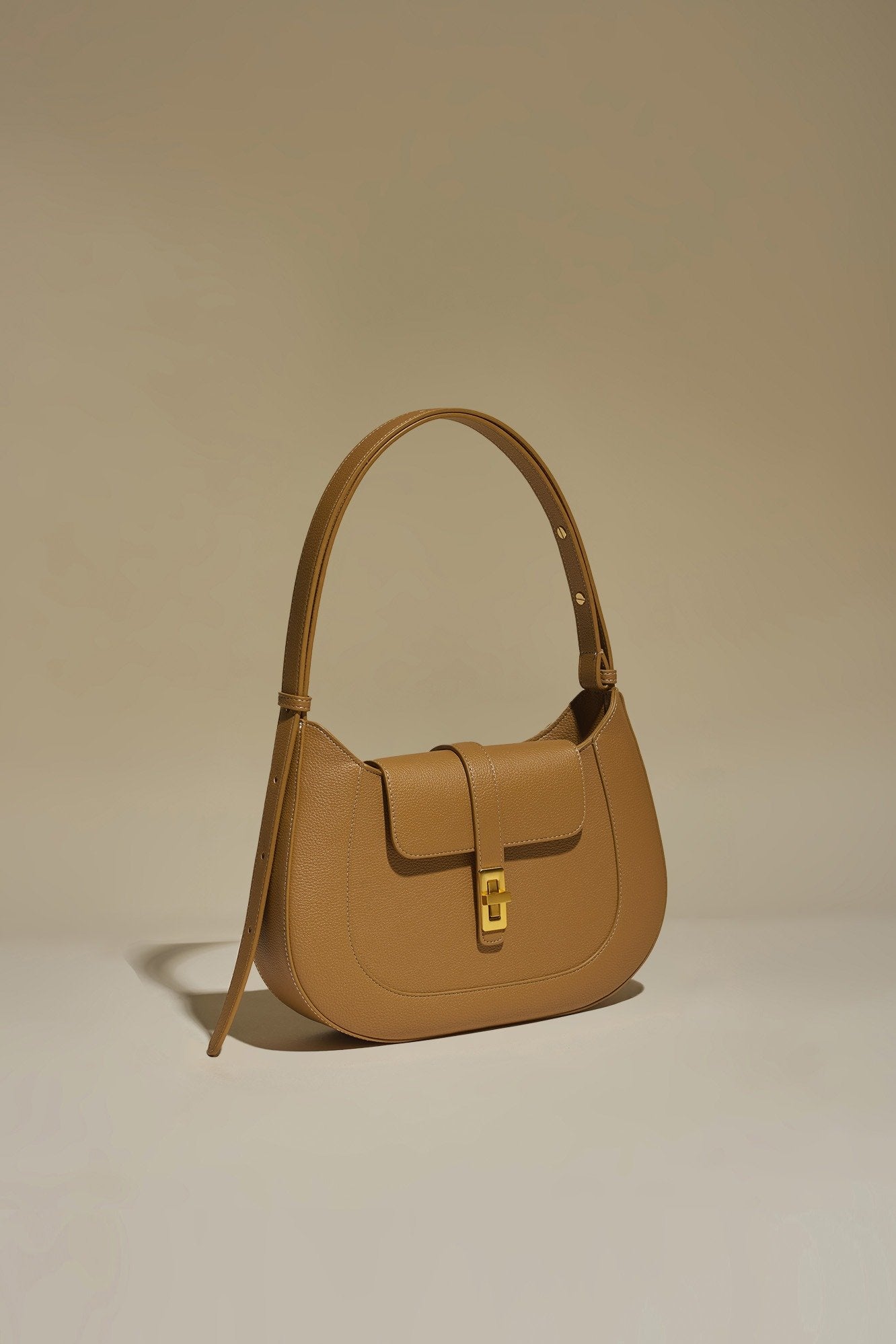 Firenze · Amanda M Camel (Gold)