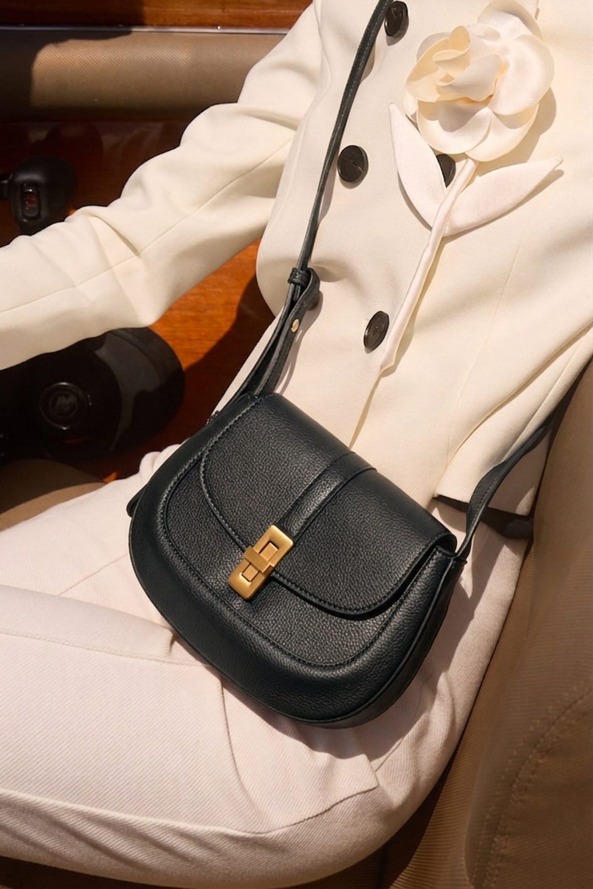 Firenze · Amanda S Black (Gold)