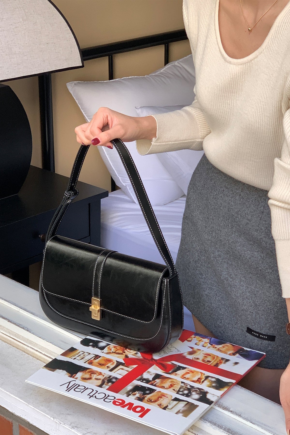 Classic · Baguette M Black (stitch)