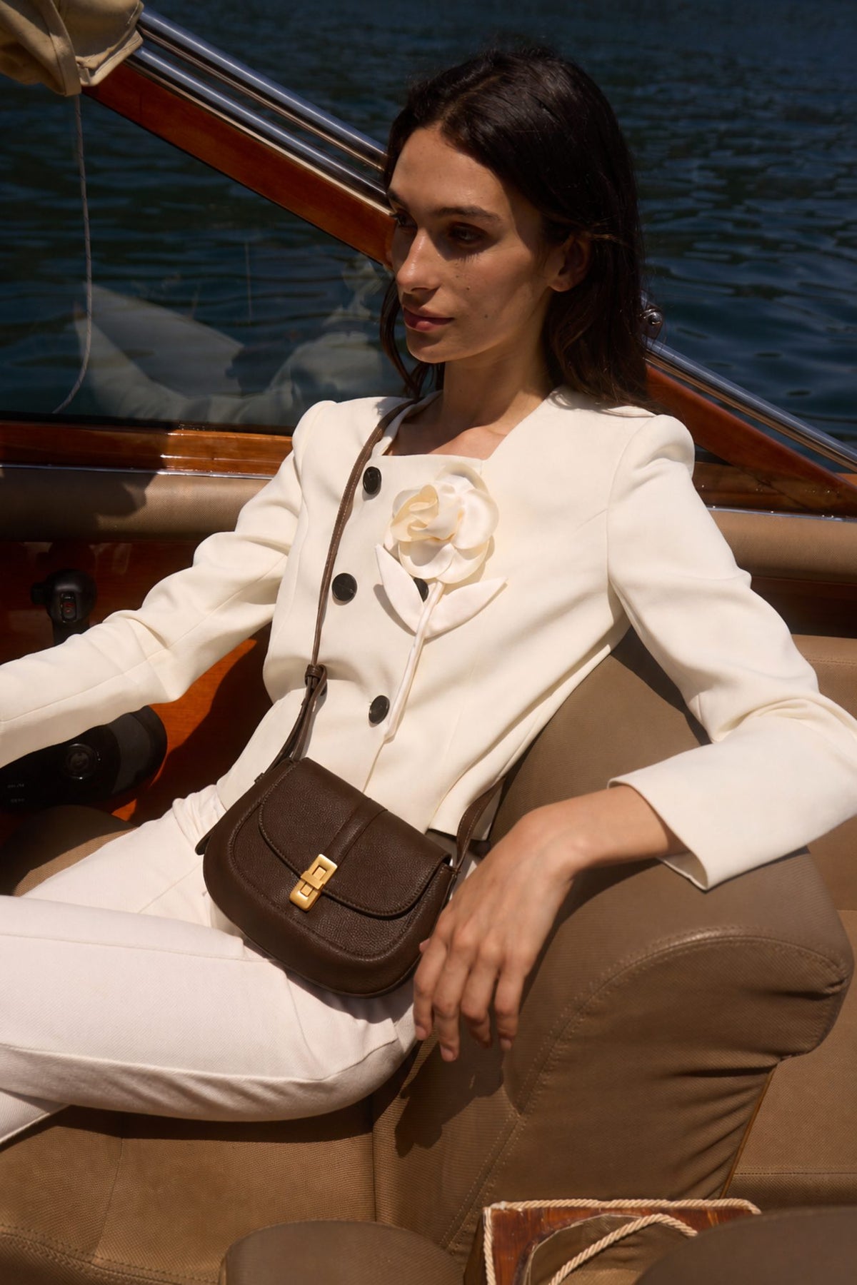 Firenze · Amanda S Walnut (Gold)