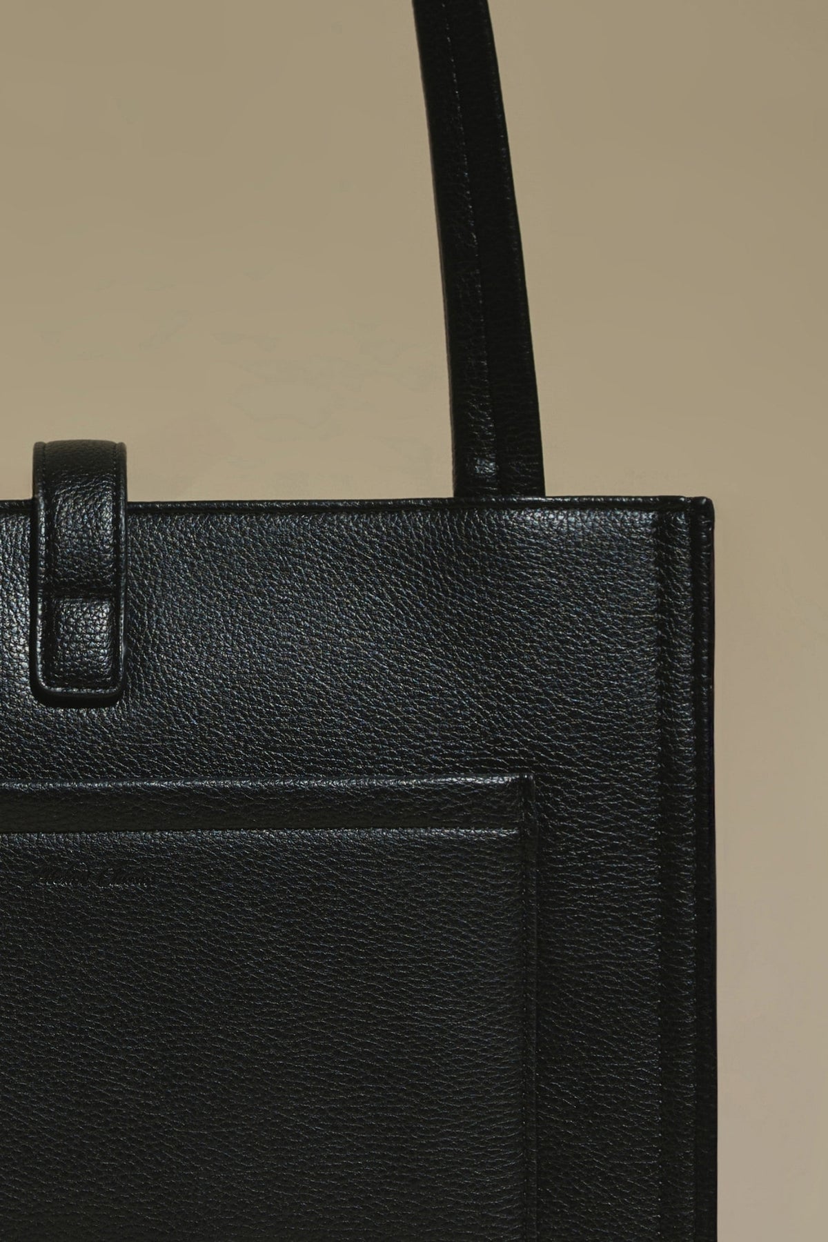 Firenze · Matilda M Black (Gold)