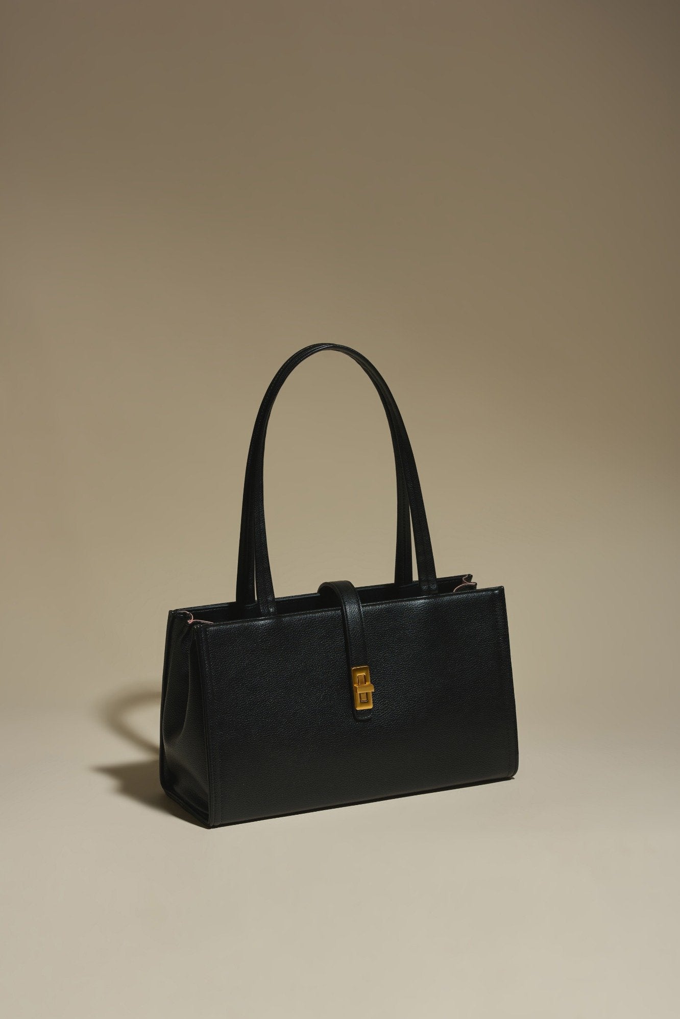 Firenze · Matilda L Black (Gold)