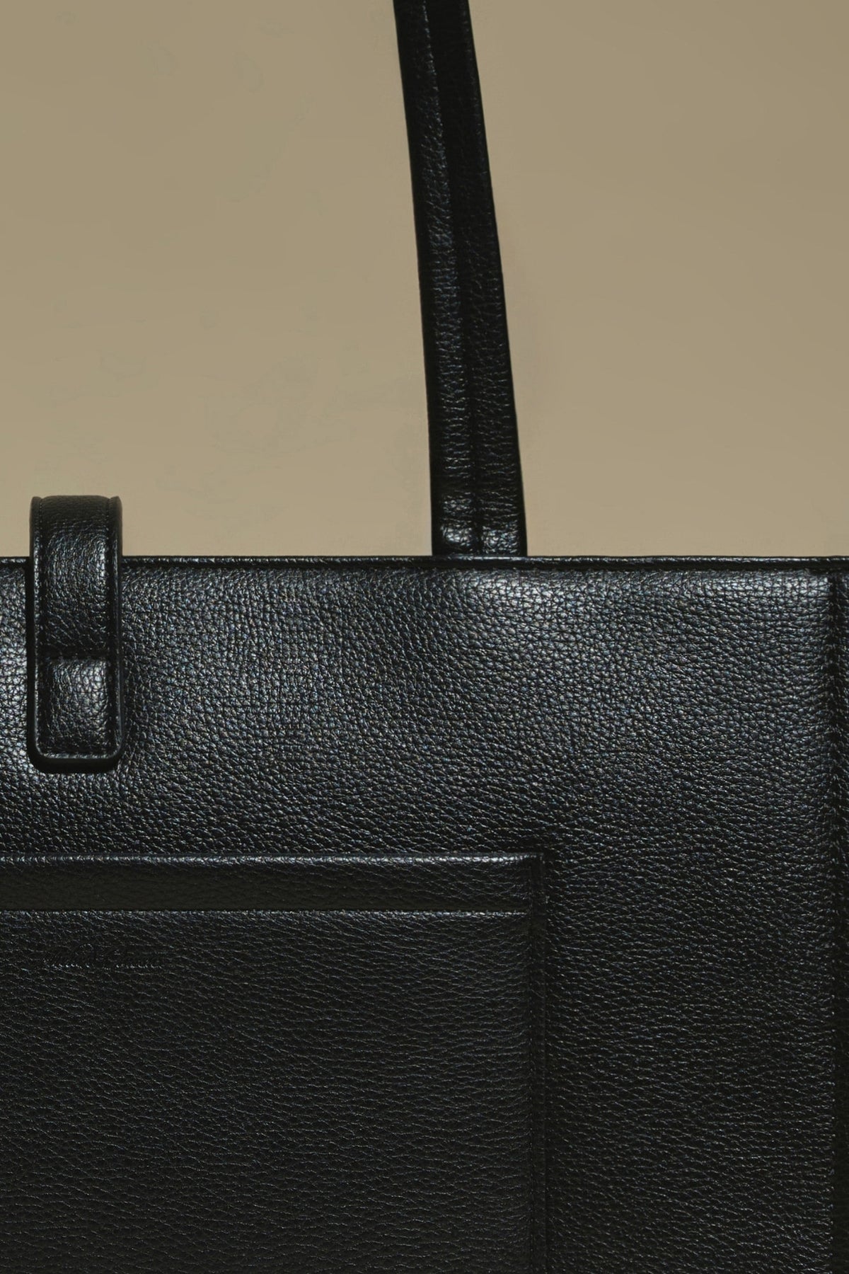 Firenze · Matilda L Black (Gold)