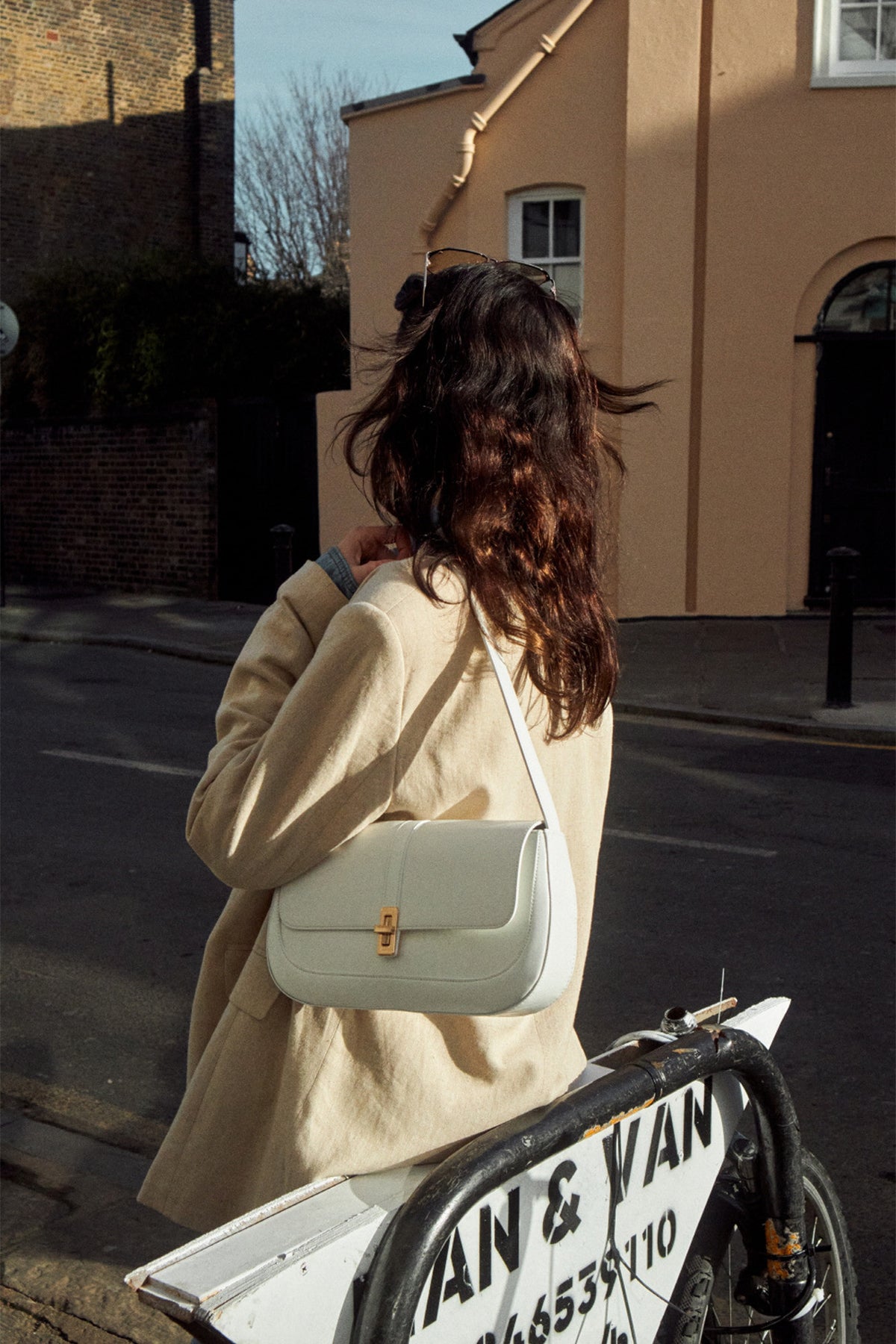 Classic · Baguette M White