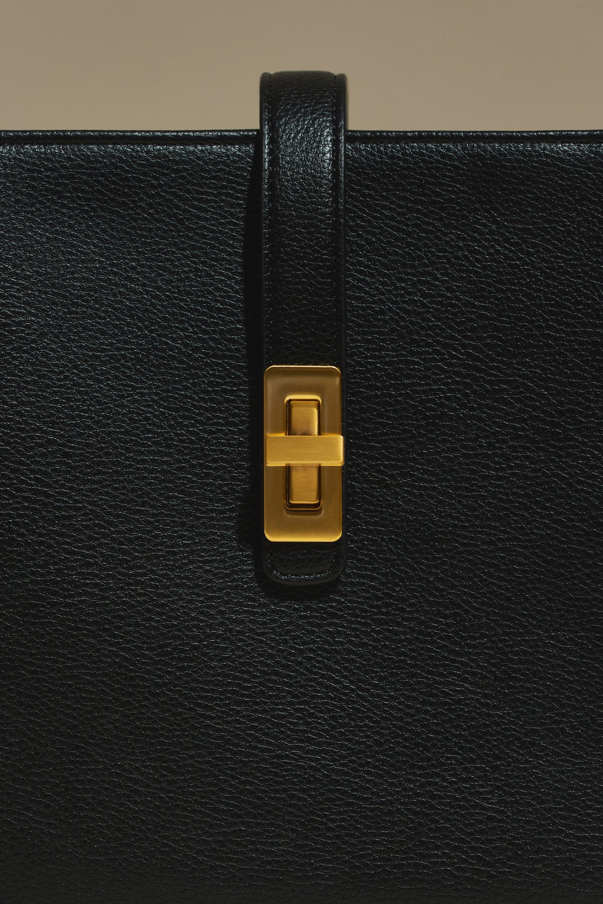 Firenze · Matilda M Black (Gold)