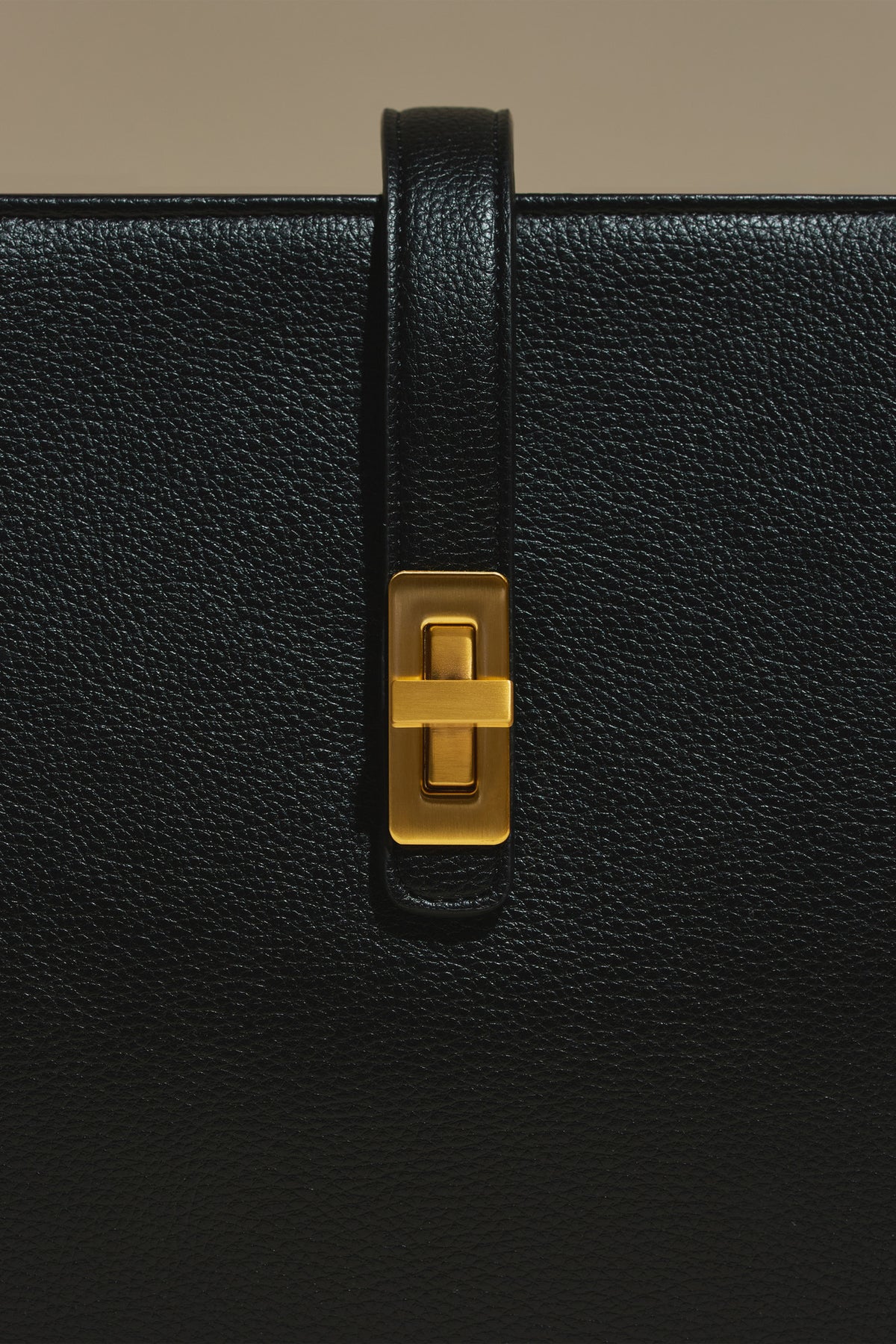 Firenze · Matilda L Black (Gold)