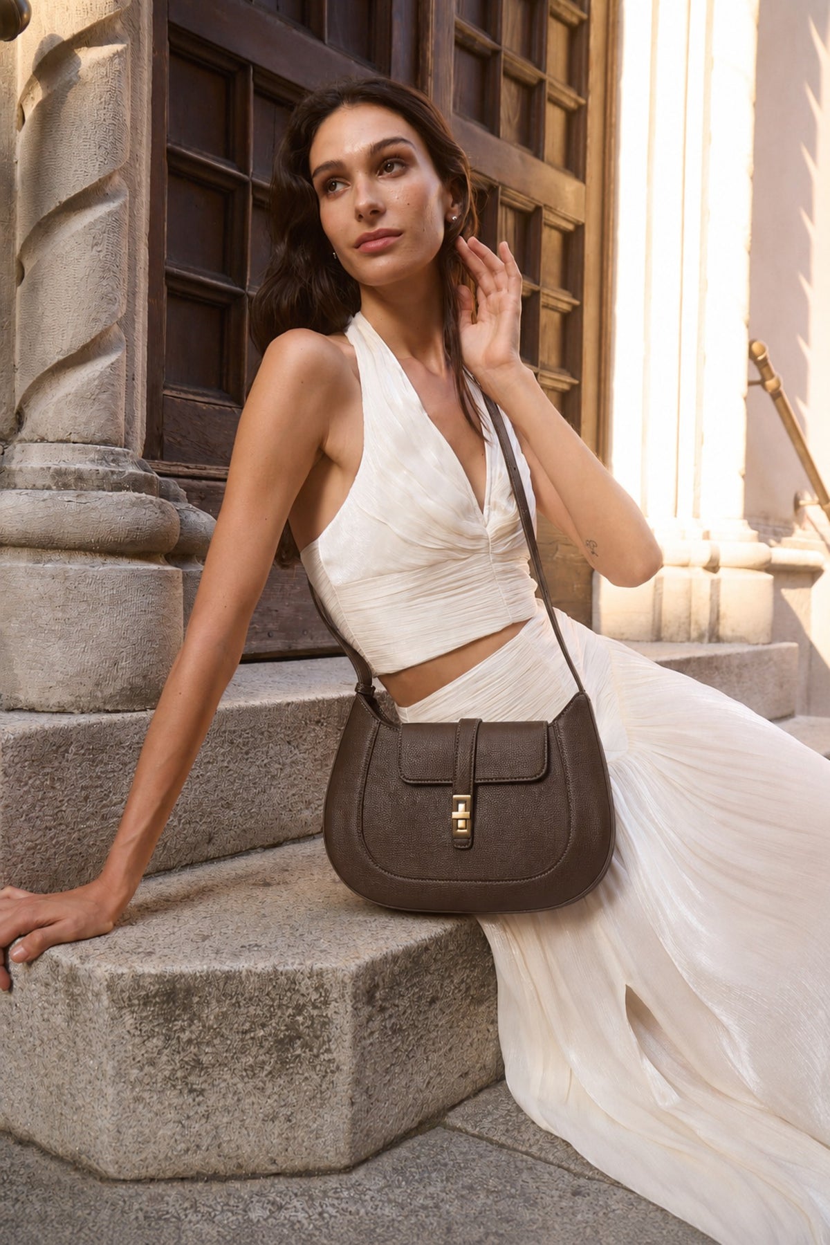 Firenze · Amanda M Walnut (Gold)