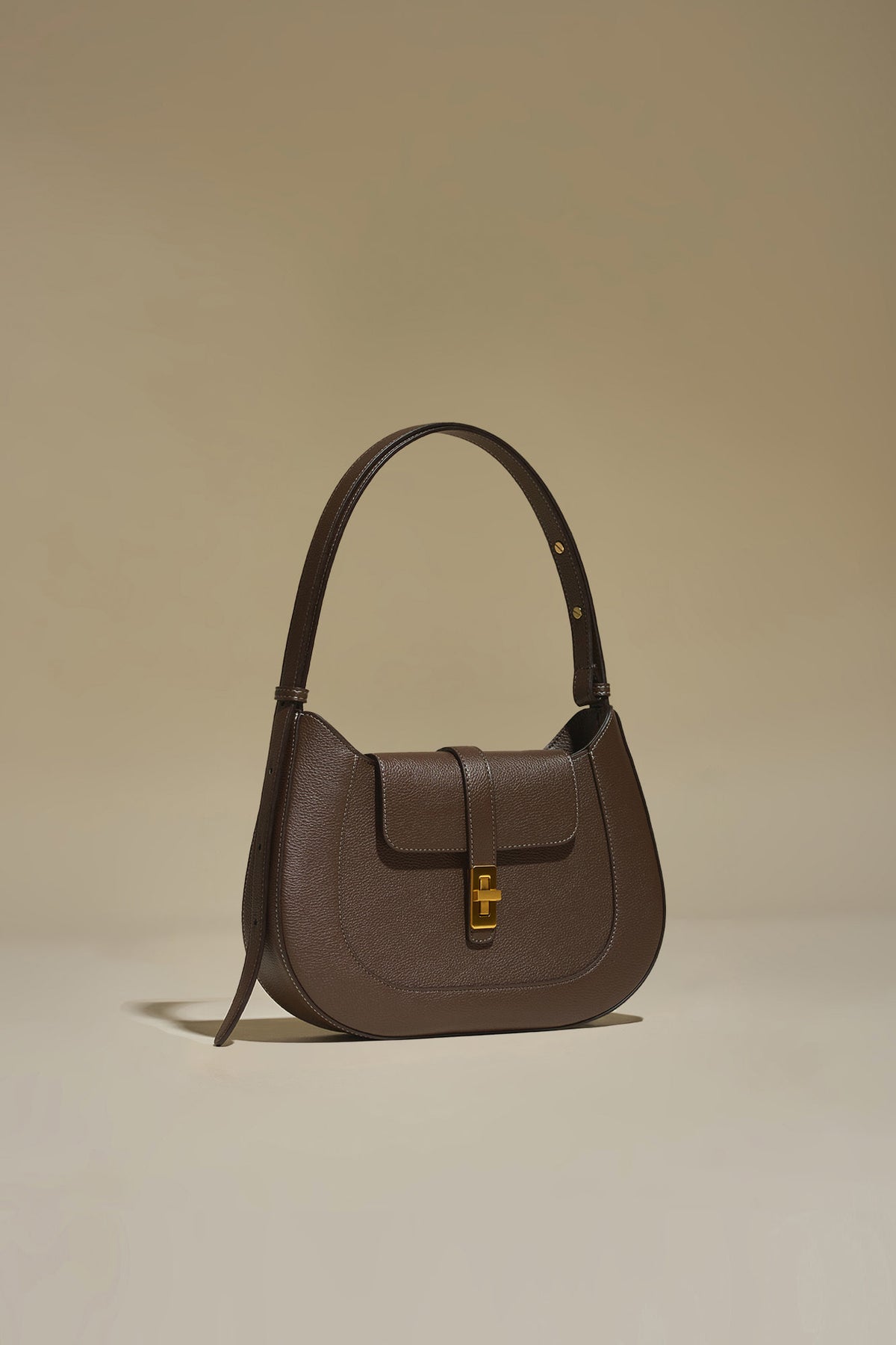 Firenze · Amanda M Walnut (Gold)