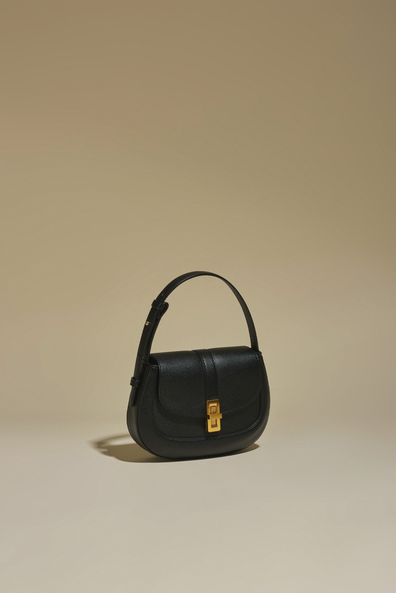 Firenze · Amanda S Black (Gold)