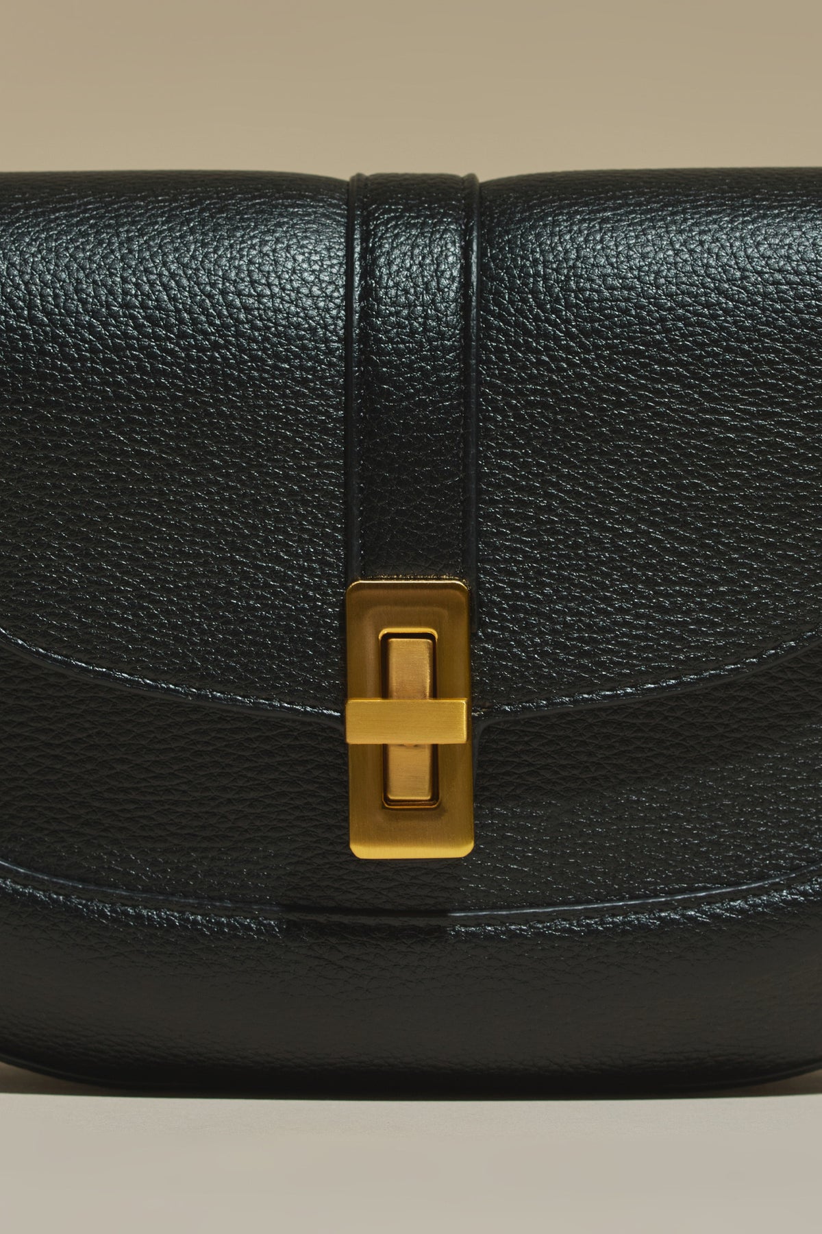 Firenze · Amanda S Black (Gold)